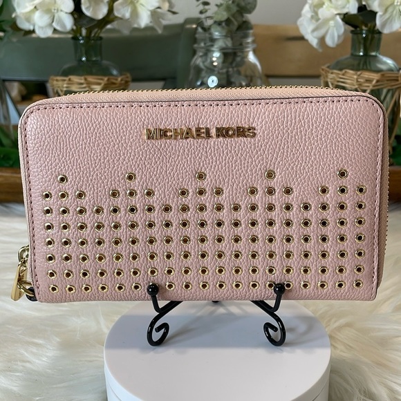 (MT189) NWOT Michael Kors Hayes Multifunction Studded Phone Case/Wallet - Picture 3 of 11